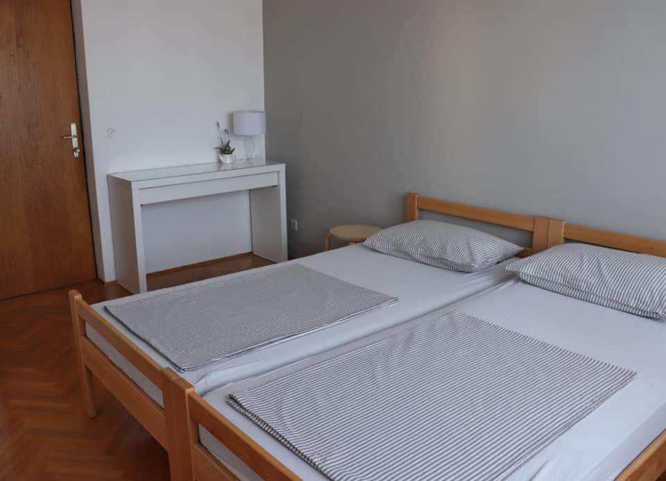 Apartman Simac Okrug Gornji Трогир Екстериор снимка